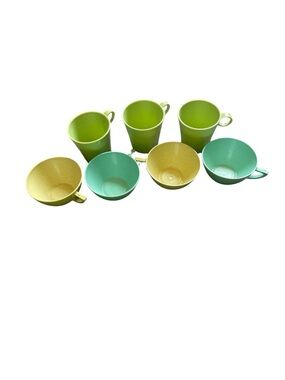 Vintage Melamine Cups Tea Coffee Yellow Blue Green Set of 7 Gothamware Shamrock